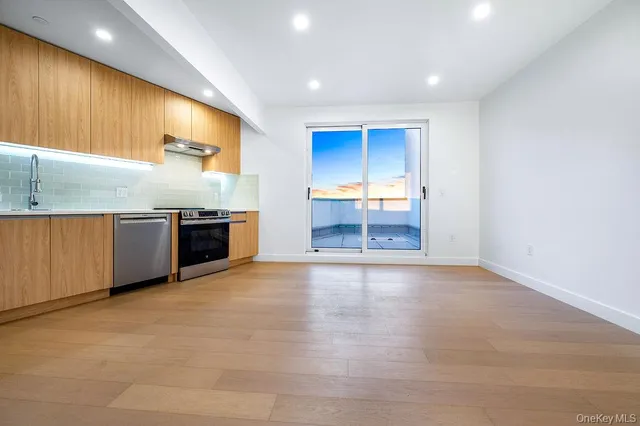 $869,700 | 150-02 Northern Boulevard, Unit 6A | Murray Hill - Flushing