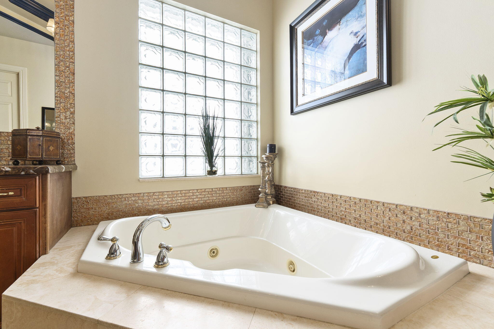 9289 Equus Circle Boynton Beach, FL 33472 - Photo 17 of 72 a bath tub sitting next to a window