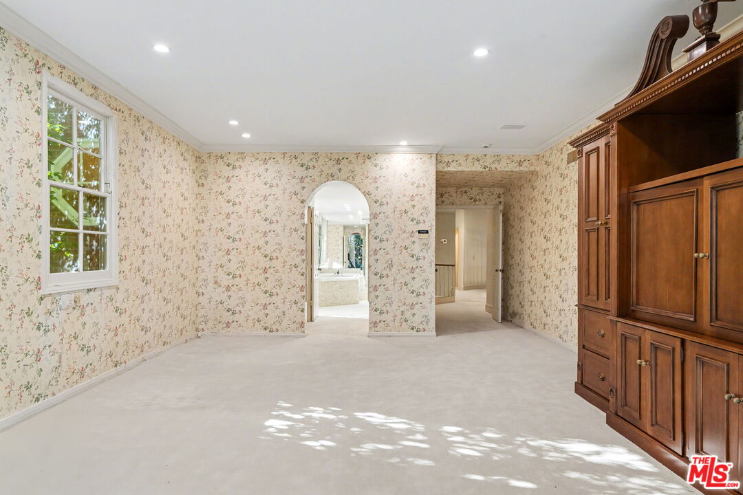 12386 Ridge Circle Los Angeles, CA 90049 - Photo 46 of 65