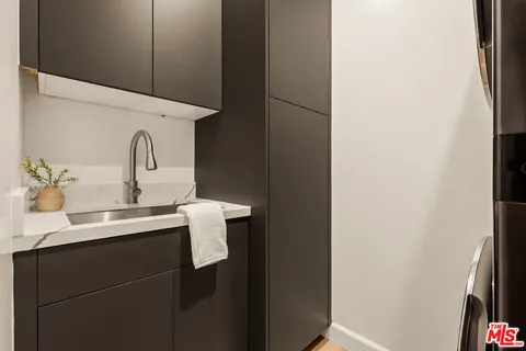 $1,695,000 | 5931 Abernathy Drive, Los Angeles, CA 90045