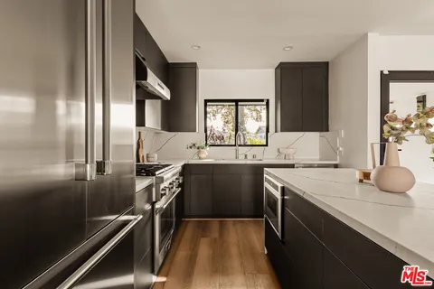 $1,695,000 | 5931 Abernathy Drive, Los Angeles, CA 90045