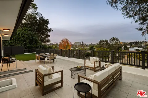 $1,695,000 | 5931 Abernathy Drive, Los Angeles, CA 90045
