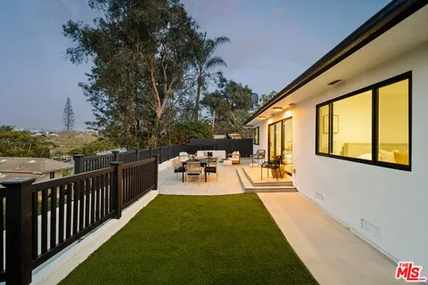 $1,695,000 | 5931 Abernathy Drive, Los Angeles, CA 90045