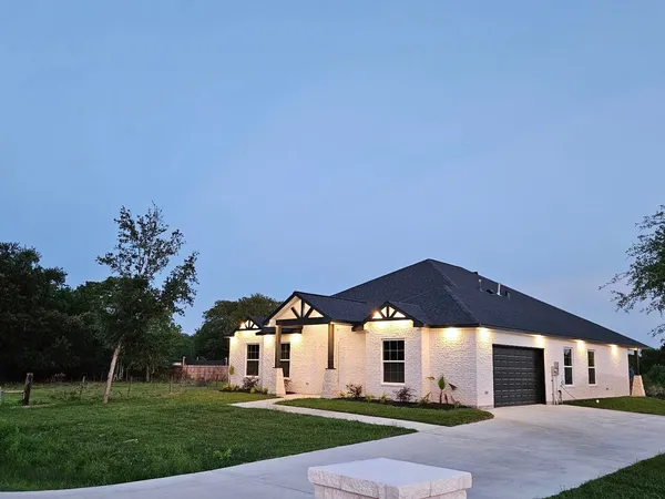 $3,500 | 7717 Prairie Street, Hitchcock, TX 77563