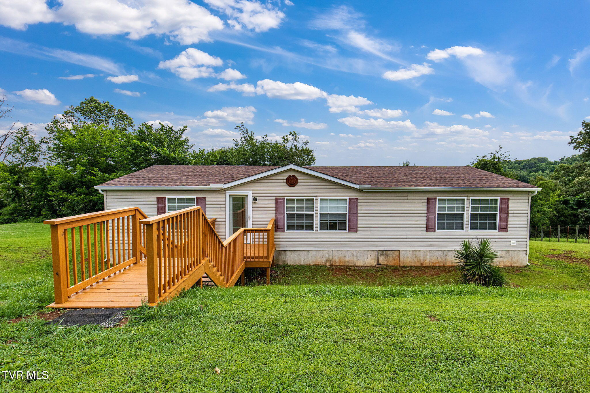 802 Holbert Lane Kodak, TN 37764 - Photo 1 of 35 28-web-or-mls-IMG_1179