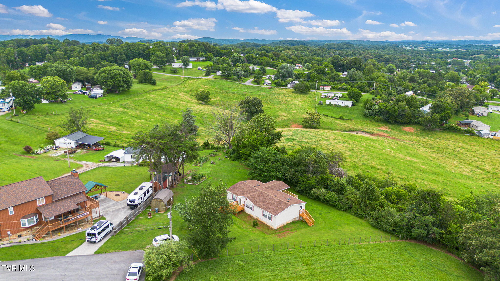 802 Holbert Lane Kodak, TN 37764 - Photo 22 of 35 2-web-or-mls-DJI_0714