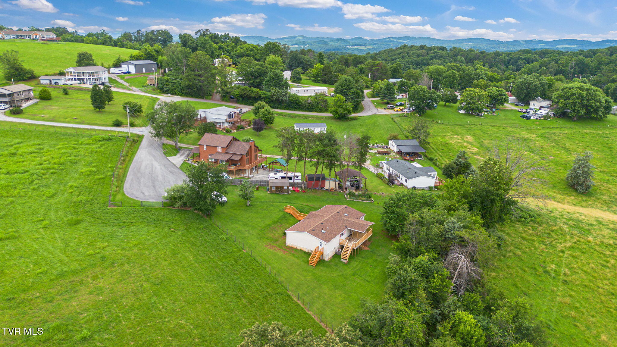 802 Holbert Lane Kodak, TN 37764 - Photo 23 of 35 3-web-or-mls-DJI_0717