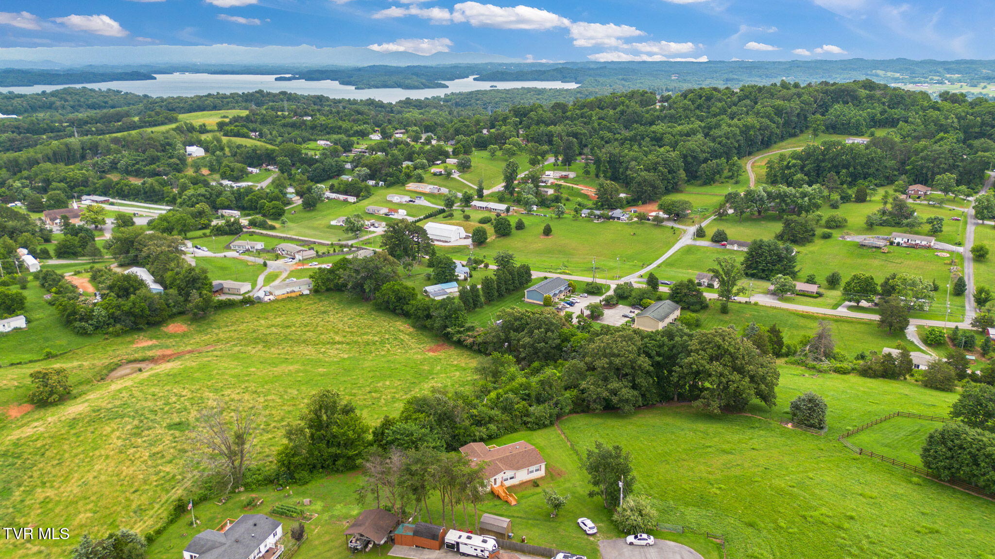 802 Holbert Lane Kodak, TN 37764 - Photo 27 of 35 7-web-or-mls-DJI_0729