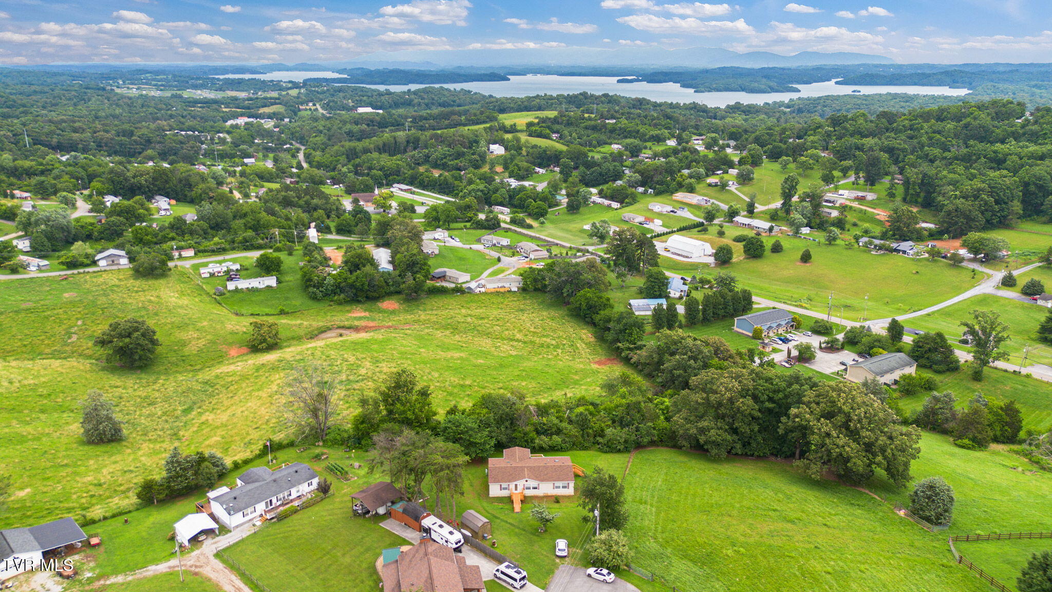 802 Holbert Lane Kodak, TN 37764 - Photo 28 of 35 8-web-or-mls-DJI_0732