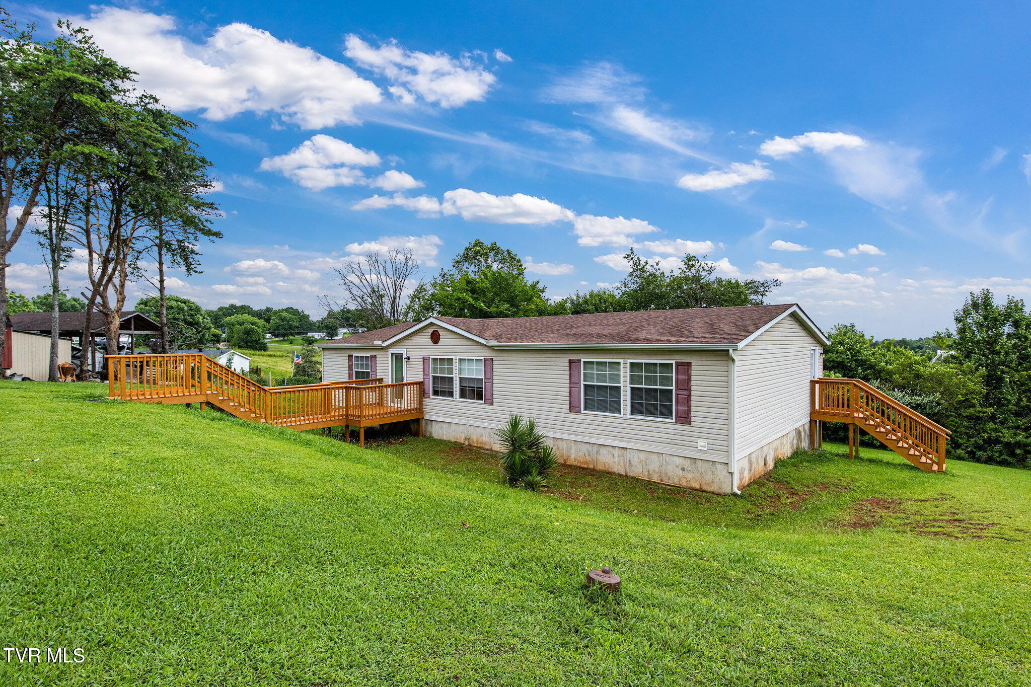 802 Holbert Lane Kodak, TN 37764 - Photo 29 of 35 29-web-or-mls-IMG_1182