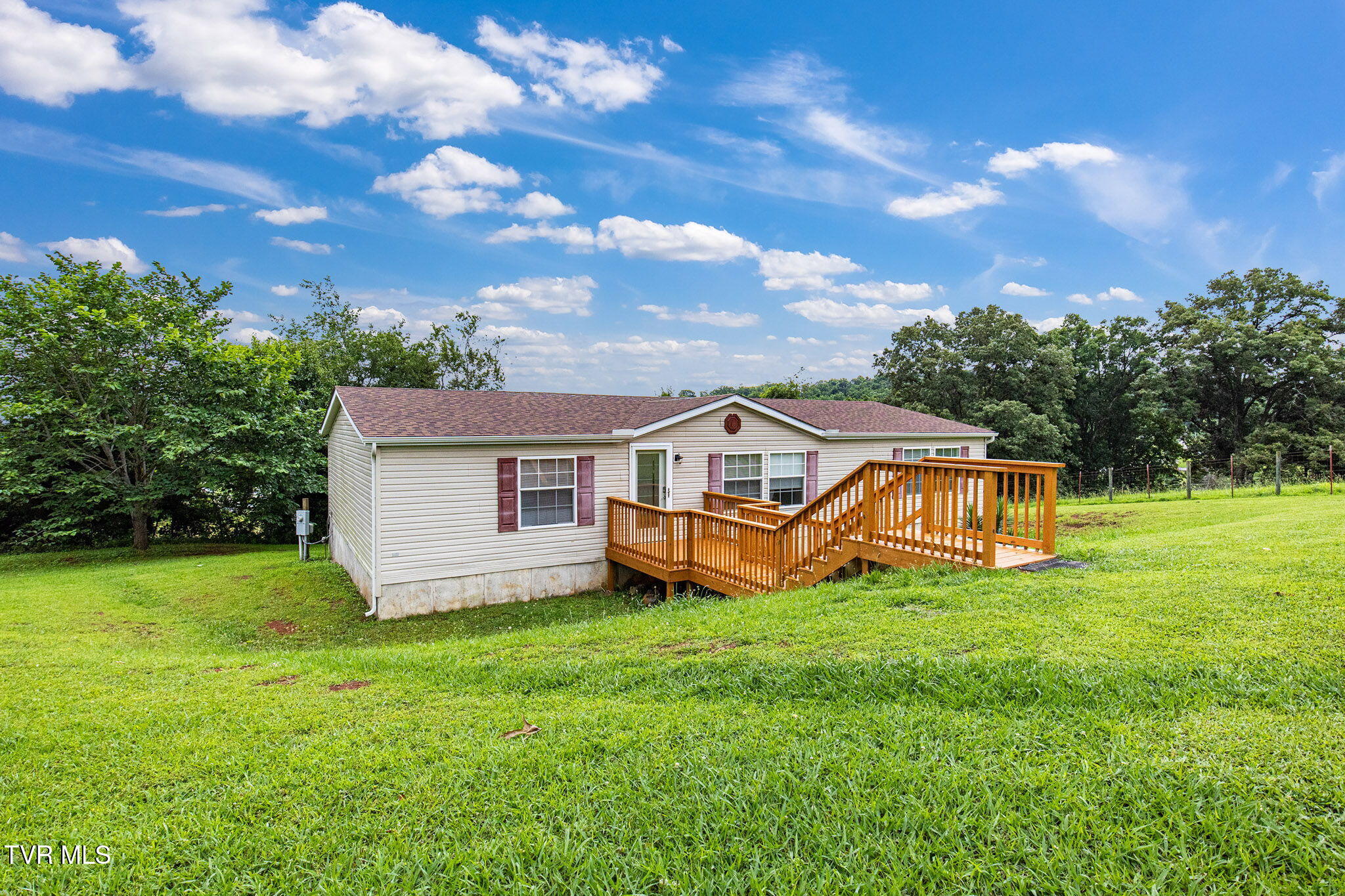 802 Holbert Lane Kodak, TN 37764 - Photo 31 of 35 31-web-or-mls-IMG_1188