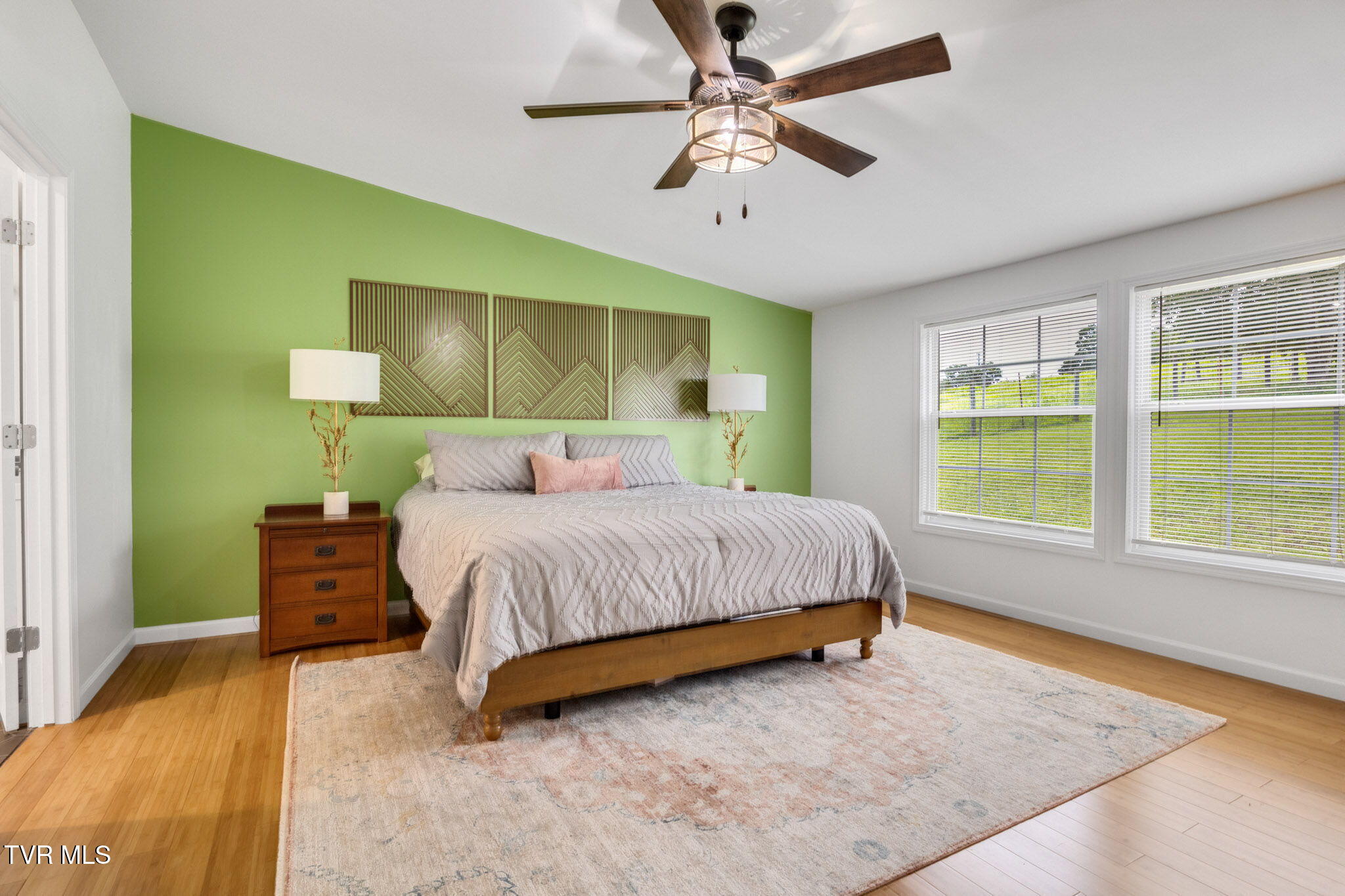 802 Holbert Lane Kodak, TN 37764 - Photo 8 of 35 12-web-or-mls-IMG_1129