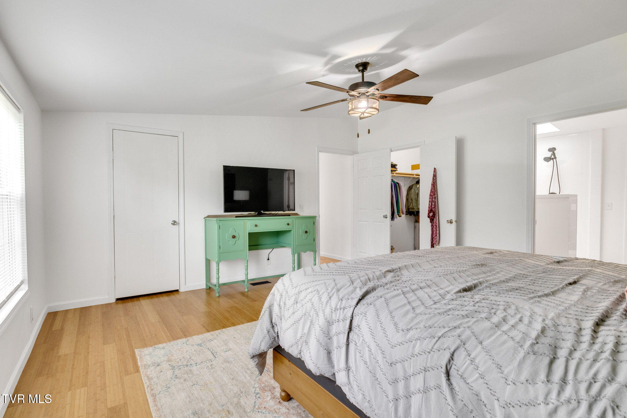 802 Holbert Lane Kodak, TN 37764 - Photo 9 of 35 13-web-or-mls-IMG_1132