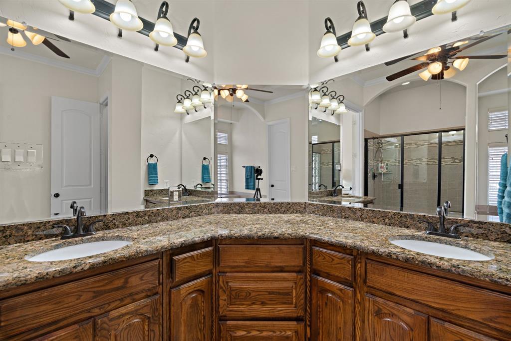 2500 Strathfield Lane Trophy Club, TX 76262 - Photo 19 of 34 Primary bath with dual sinks
