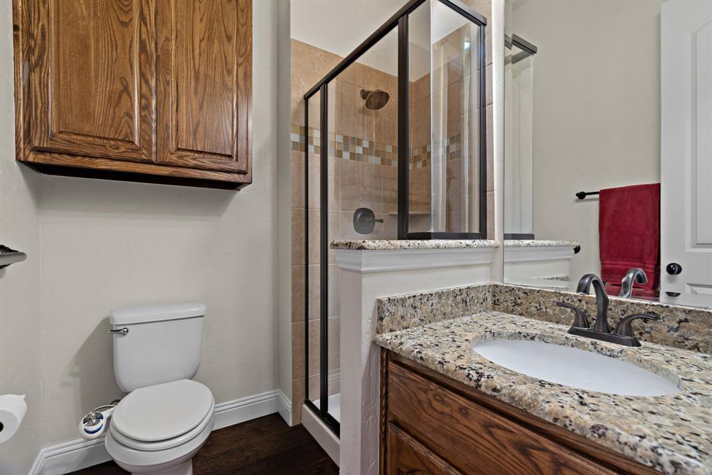 2500 Strathfield Lane Trophy Club, TX 76262 - Photo 20 of 34 Second full bath downstairs