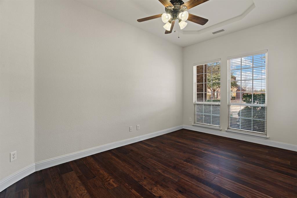 2500 Strathfield Lane Trophy Club, TX 76262 - Photo 21 of 34 Additional downstairs bedroom with full bath in hall