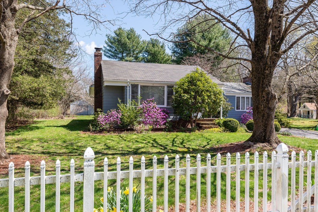 45 Beagle Club Road Attleboro, MA 02703 - Photo 1 of 29 Gallery Image 1