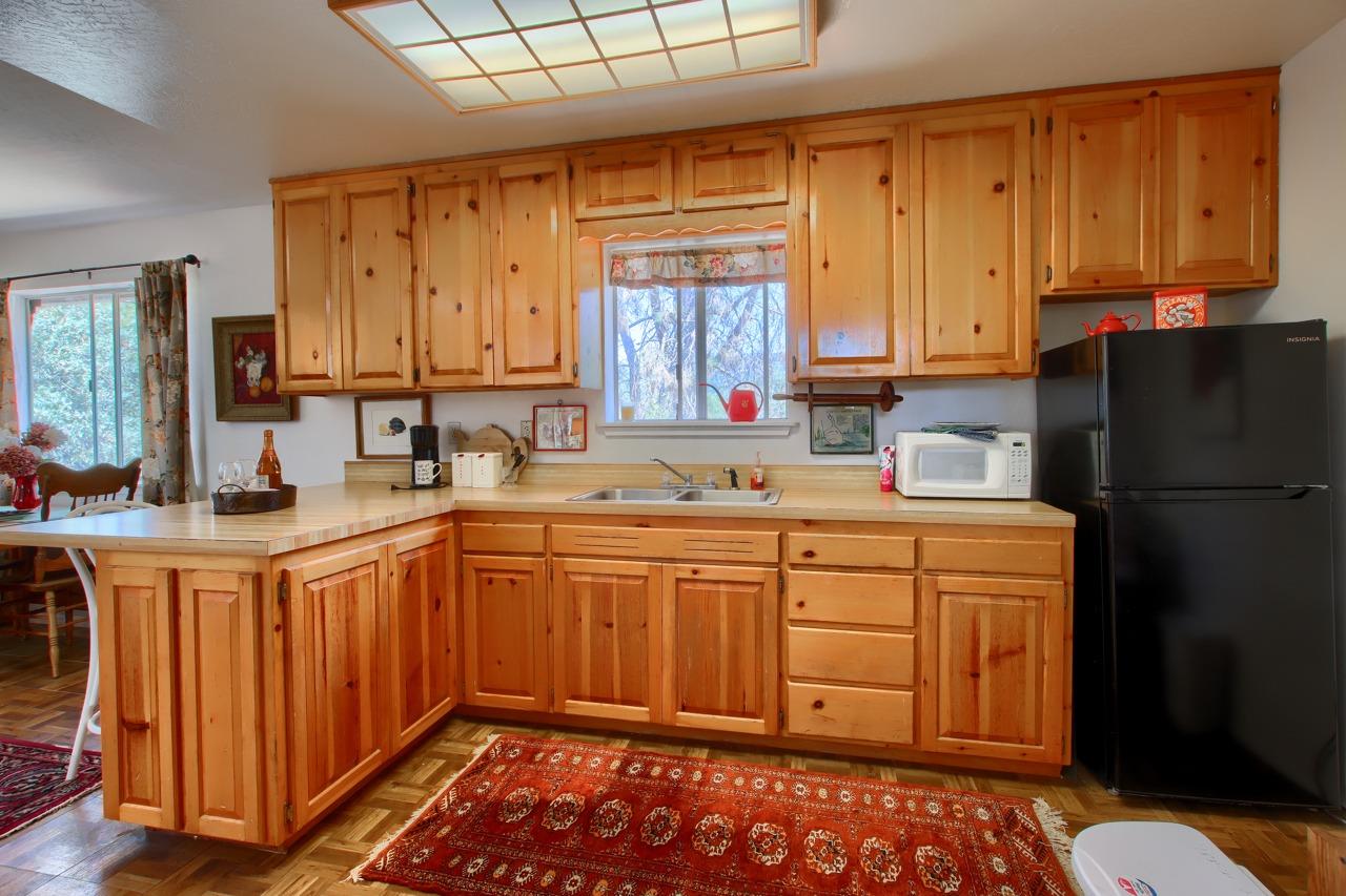 39406 John West Road Oakhurst, CA 93644 - Photo 11 of 38