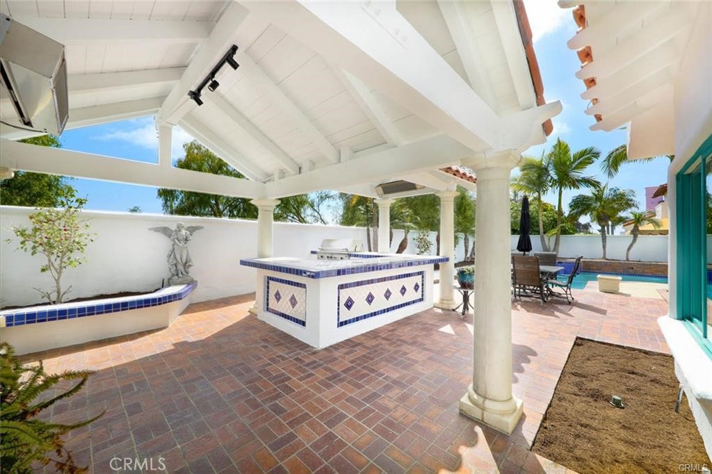 19 Terraza Del Mar Dana Point, CA 92629 - Photo 23 of 25 a living room with furniture and a table