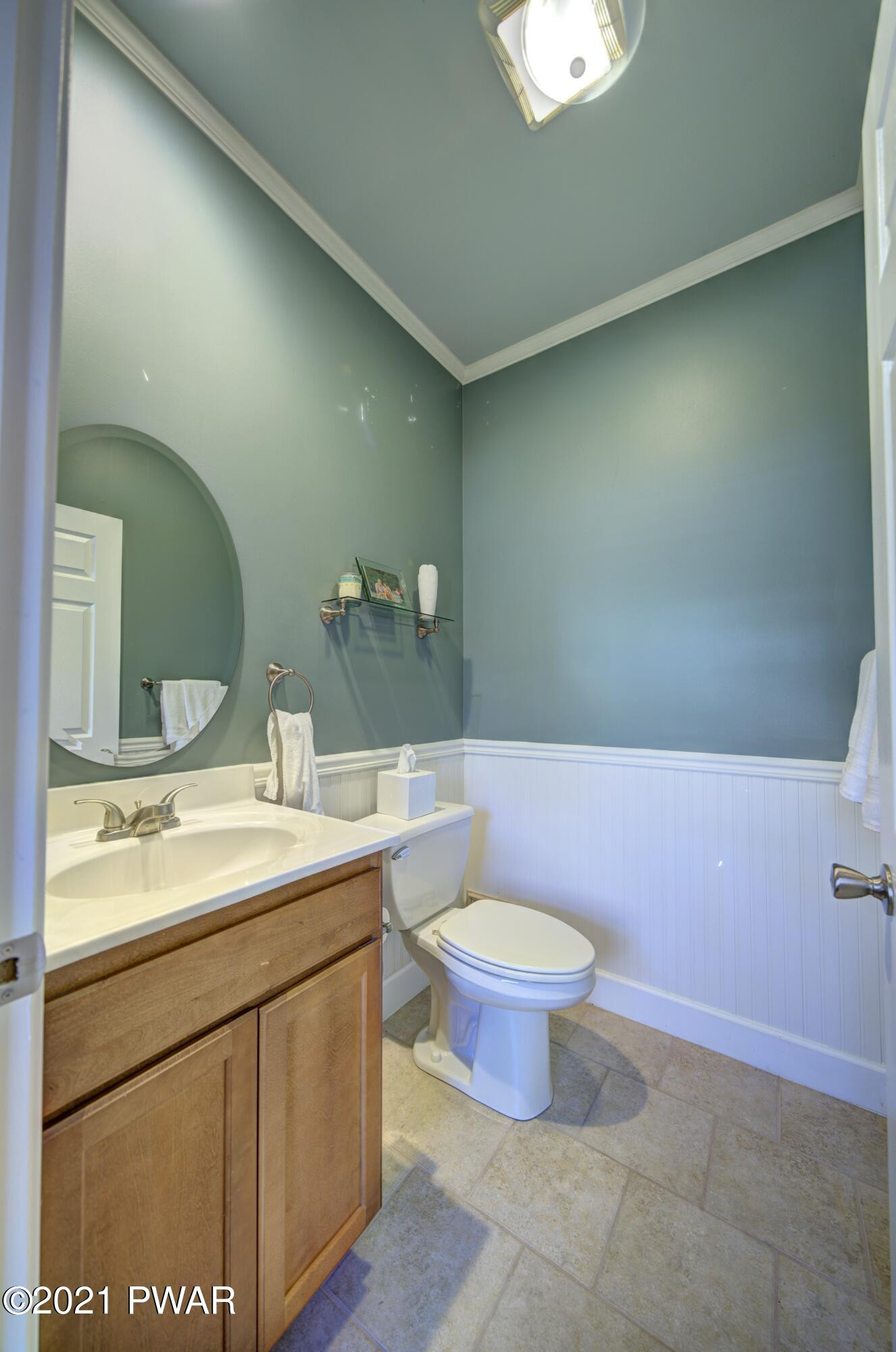 320 Lakeview Road Lackawaxen, PA 18435 - Photo 39 of 57 Bath 2