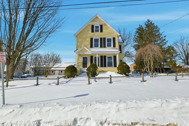 $339,900 | 81 Chestnut Street, West Springfield, MA 01089