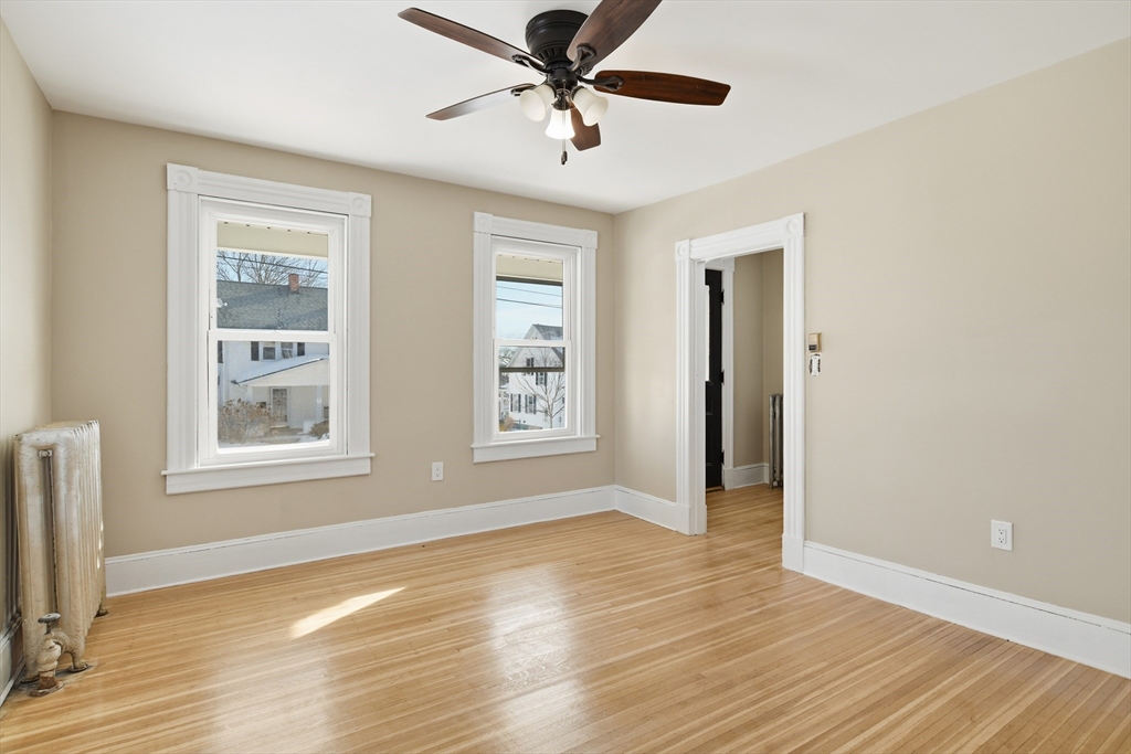 81 Chestnut Street West Springfield, MA 01089 - Photo 4 of 35