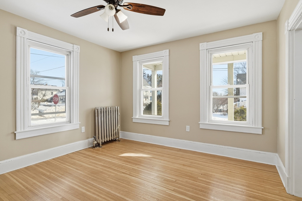 81 Chestnut Street West Springfield, MA 01089 - Photo 5 of 35