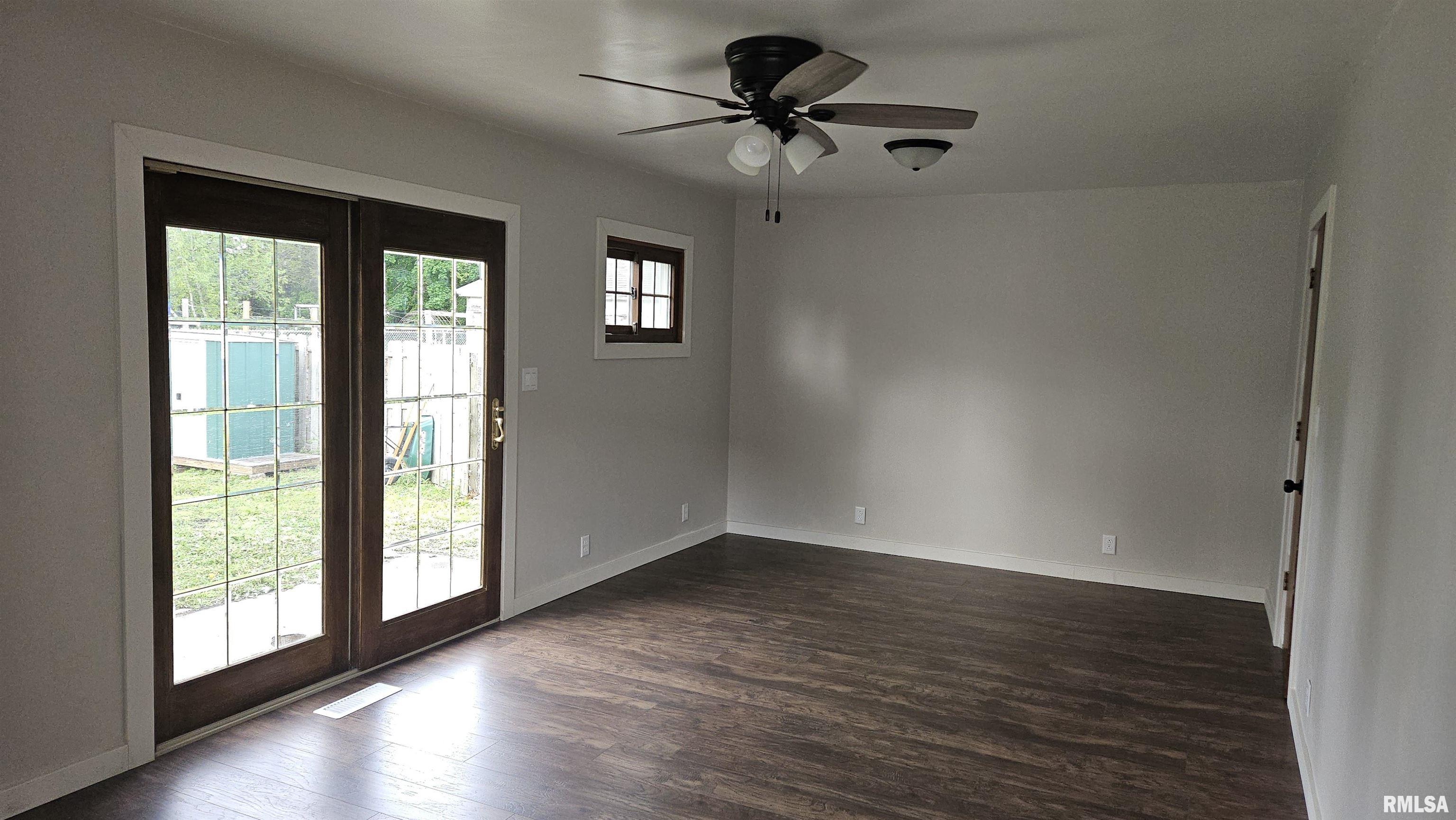 290 North 11th Avenue Canton, IL 61520 - Photo 24 of 34