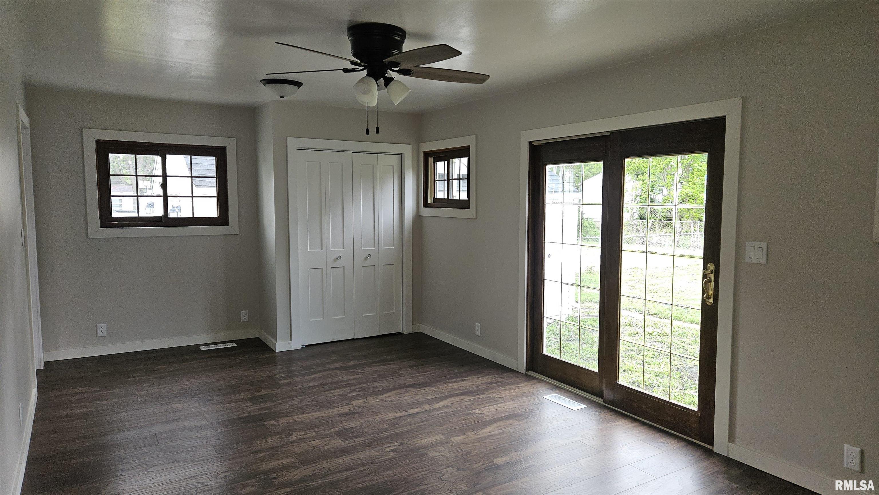 290 North 11th Avenue Canton, IL 61520 - Photo 26 of 34