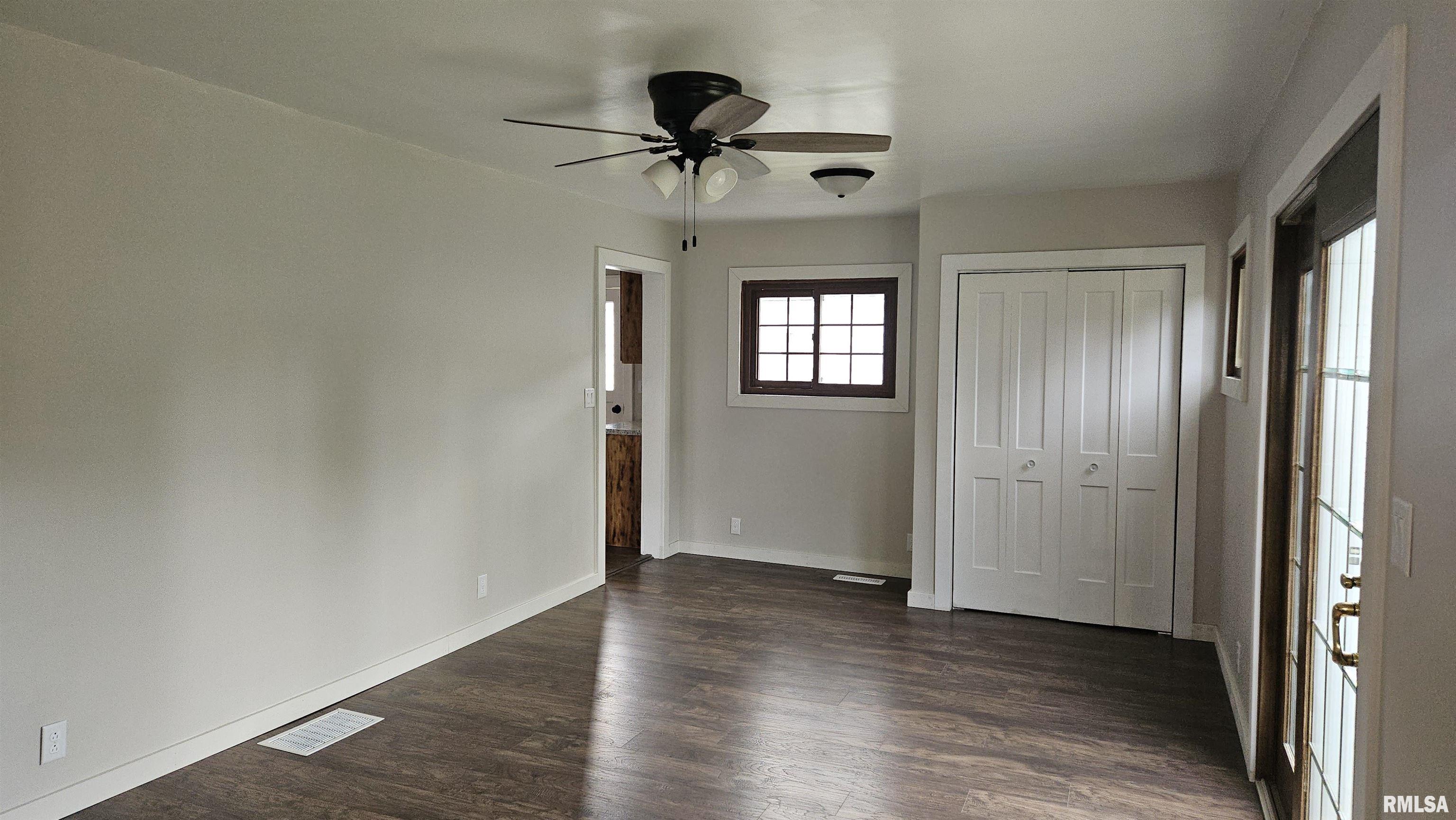 290 North 11th Avenue Canton, IL 61520 - Photo 27 of 34