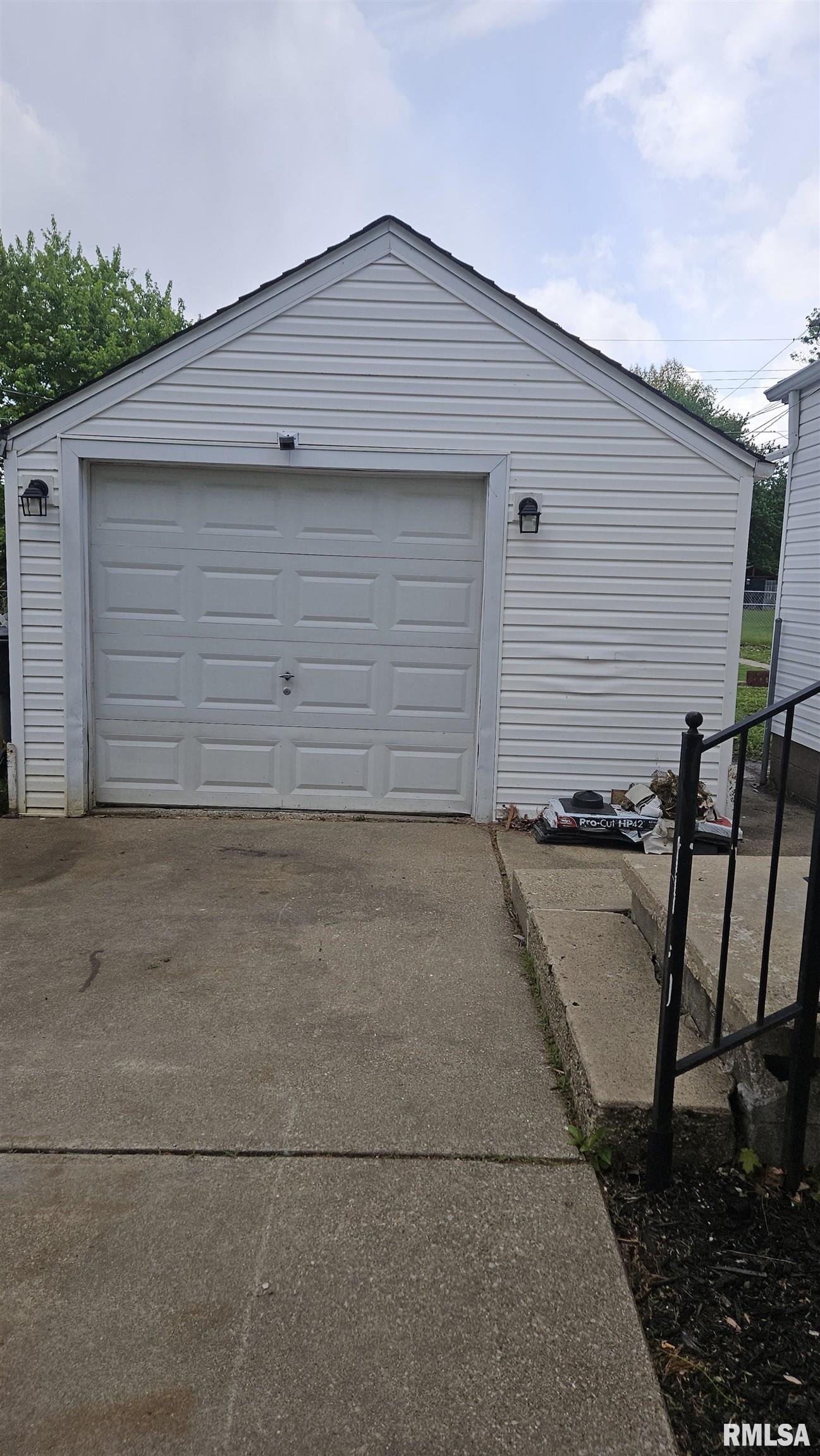 290 North 11th Avenue Canton, IL 61520 - Photo 30 of 34