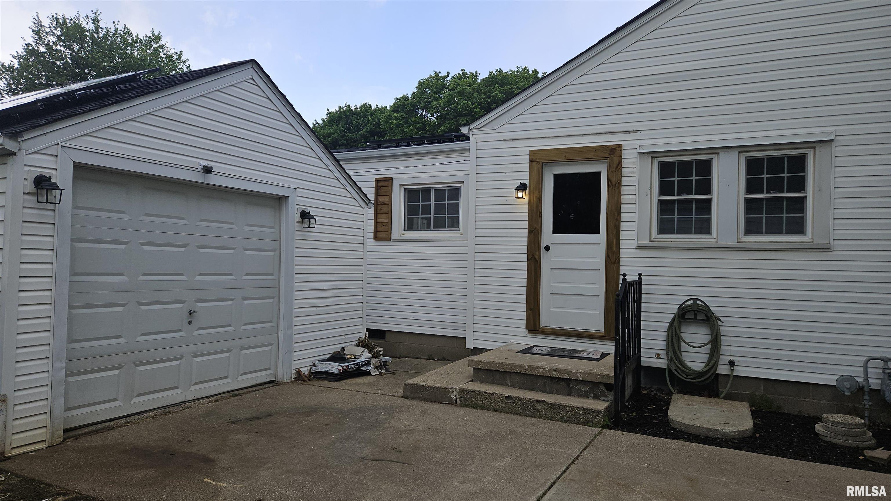 290 North 11th Avenue Canton, IL 61520 - Photo 31 of 34
