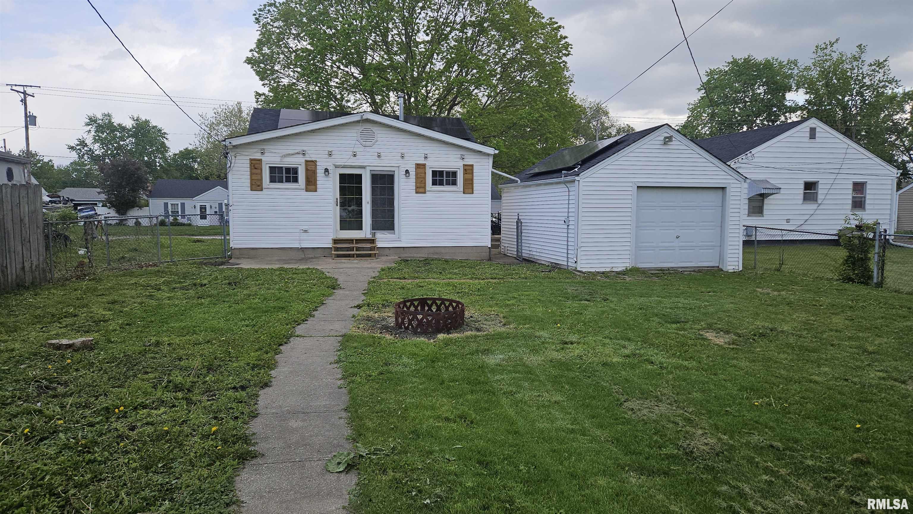 290 North 11th Avenue Canton, IL 61520 - Photo 32 of 34