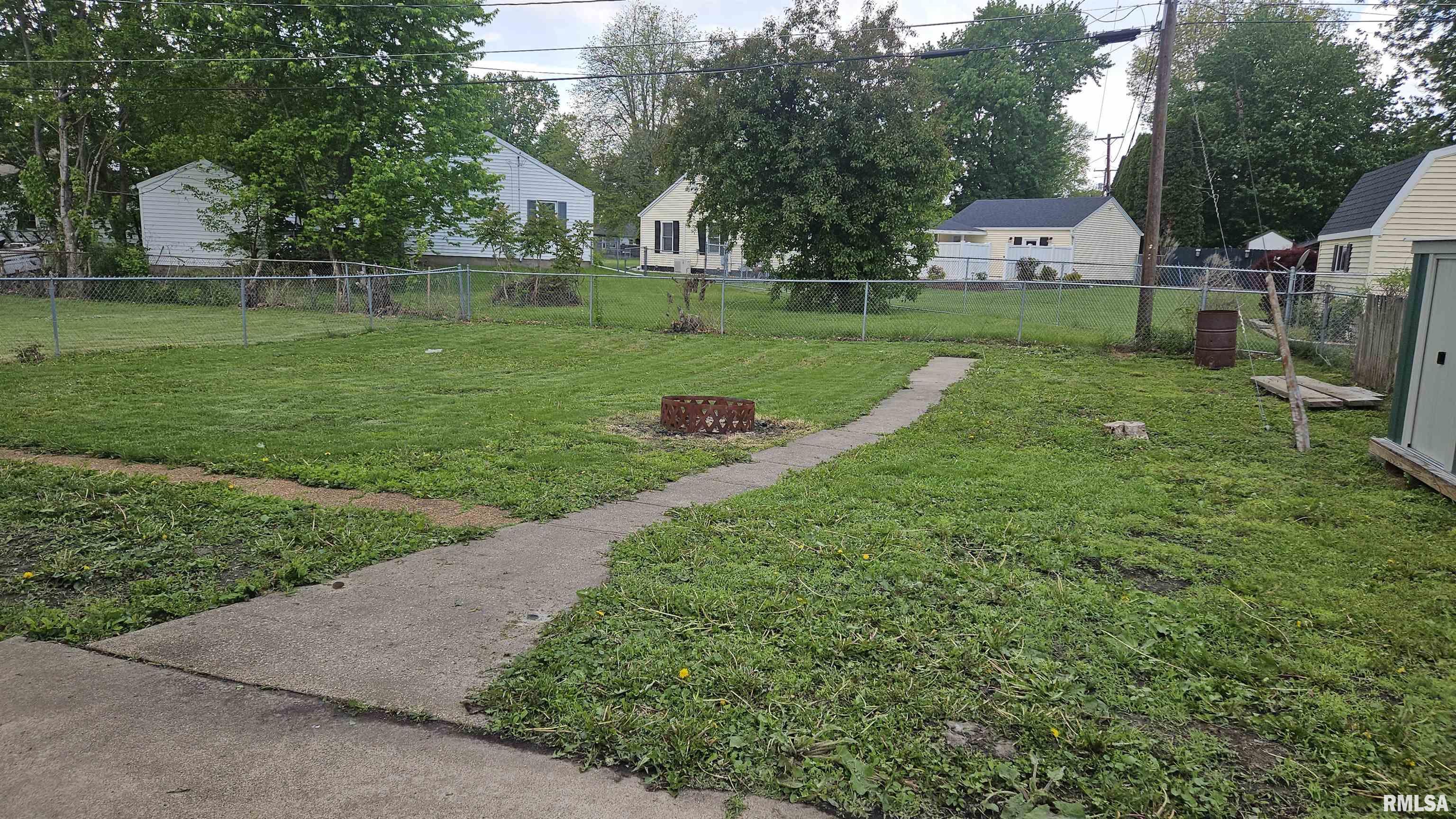 290 North 11th Avenue Canton, IL 61520 - Photo 33 of 34
