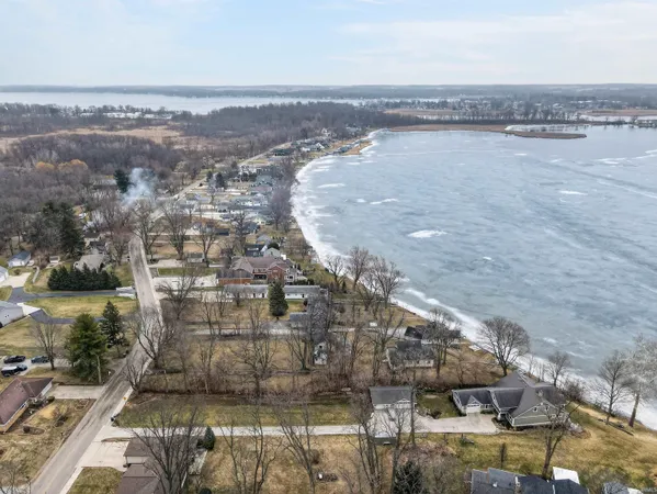 $1,949,000 | 13471 North Eastshore Drive, Syracuse, IN 46567