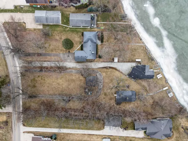 $1,949,000 | 13471 North Eastshore Drive, Syracuse, IN 46567