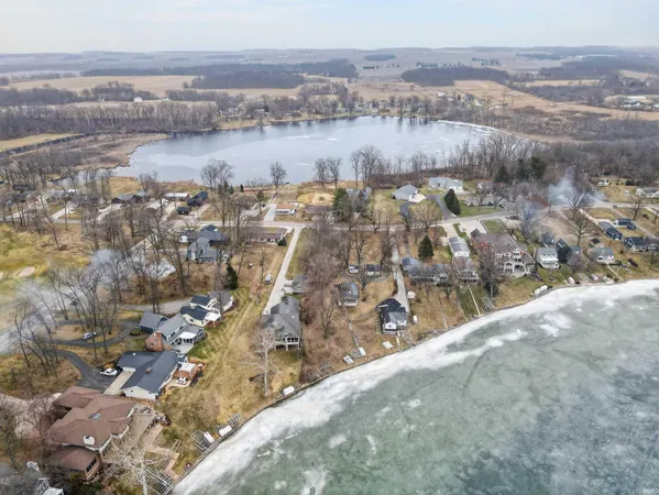 $1,949,000 | 13471 North Eastshore Drive, Syracuse, IN 46567