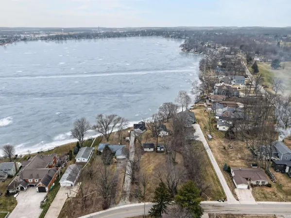 $1,949,000 | 13471 North Eastshore Drive, Syracuse, IN 46567