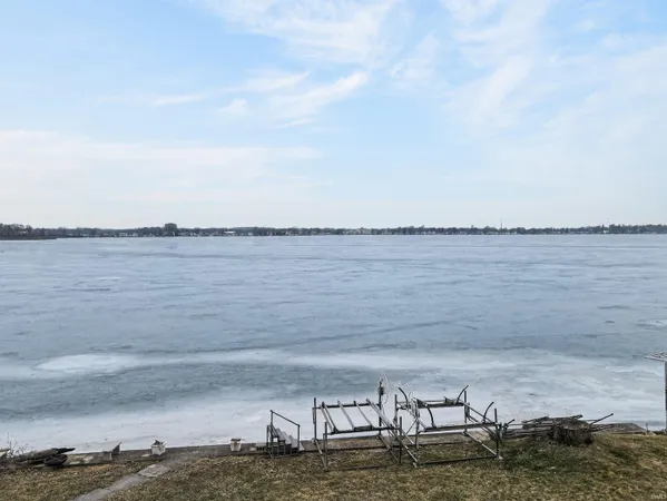 $1,949,000 | 13471 North Eastshore Drive, Syracuse, IN 46567