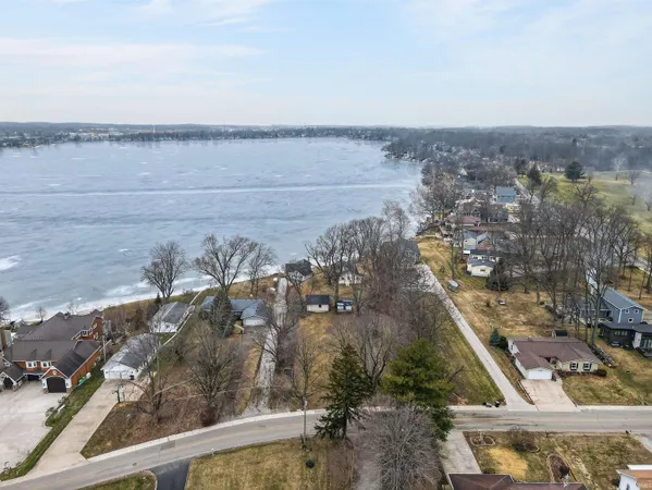 $1,949,000 | 13471 North Eastshore Drive, Syracuse, IN 46567