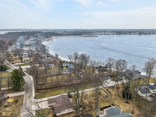$1,949,000 | 13471 North Eastshore Drive, Syracuse, IN 46567