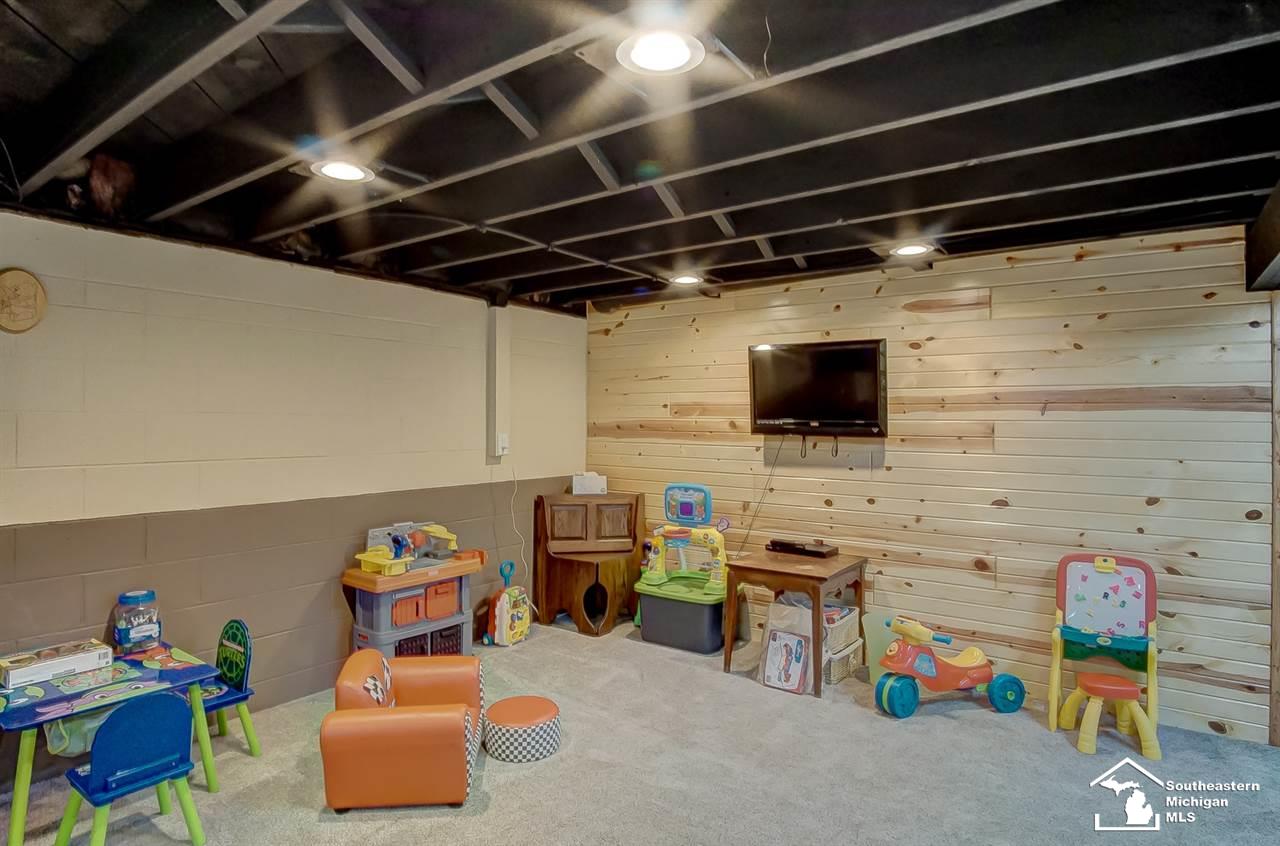 232 Ida Maybee Road Monroe, MI 48161 - Photo 37 of 45