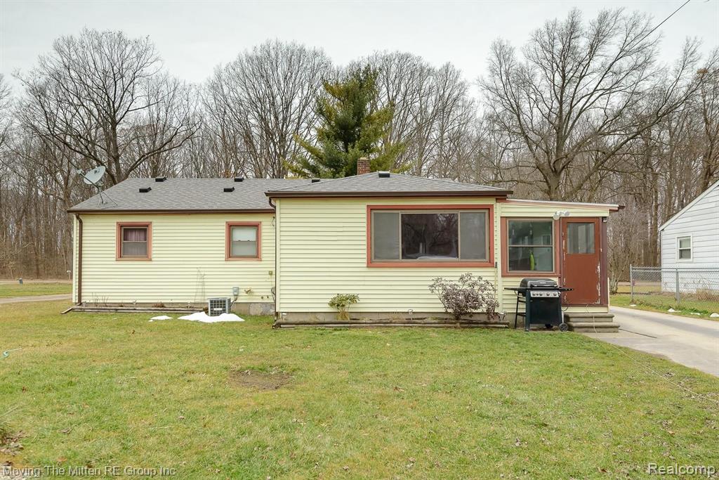 45781 Harris Road Belleville, MI 48111 - Photo 31 of 39