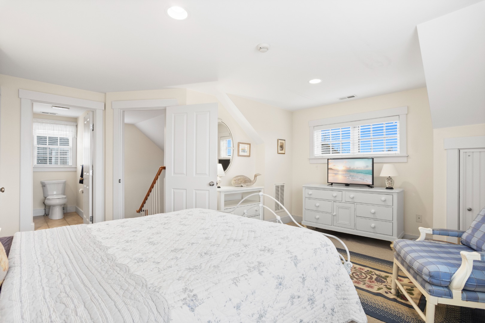 40 Goldfinch Drive Nantucket, MA 02554 - Photo 21 of 33 Third Floor Guest Suite