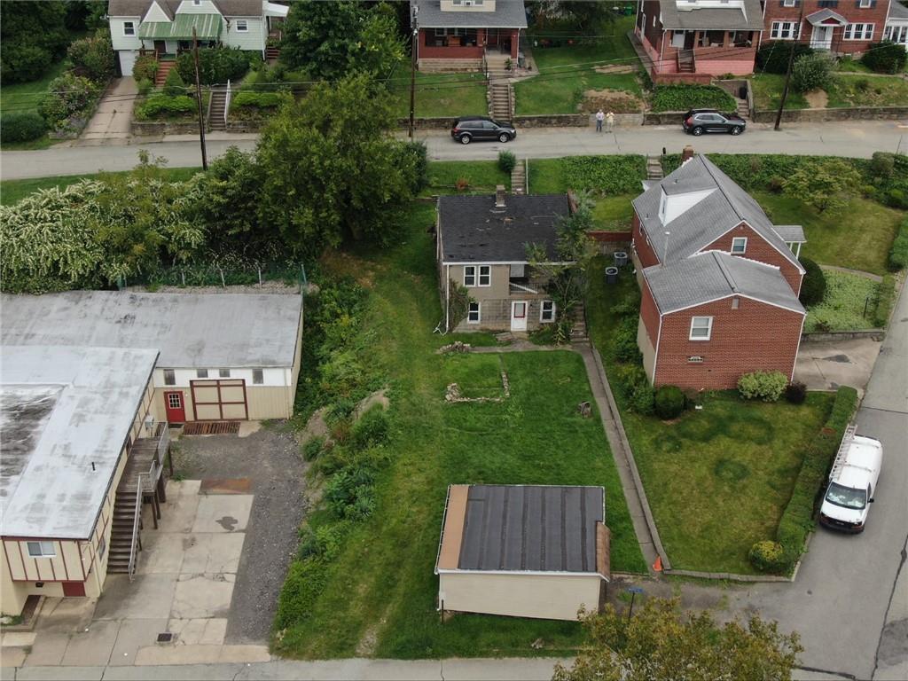 412 Walnut Pittsburgh, PA 15238 - Photo 3 of 3 an aerial view of a house with garden space and street view
