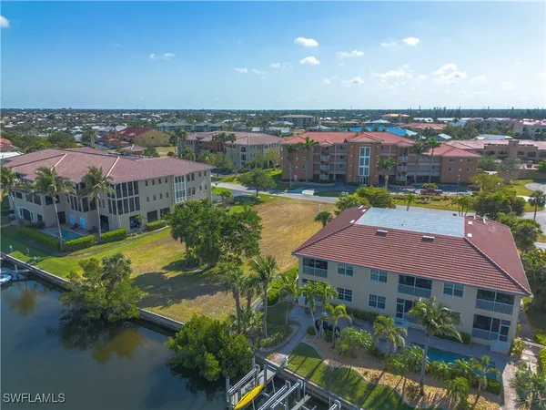 $325,000 | 3323 Purple Martin Drive, Punta Gorda, FL 33950