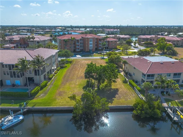 a view of house with yard