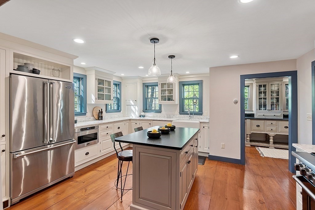 77 Lexington Road Concord, MA 01742 - Photo 5 of 37