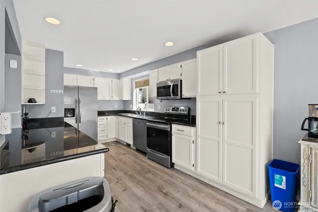 $595,000 | 421 Green Acres Place, Algona, WA 98047