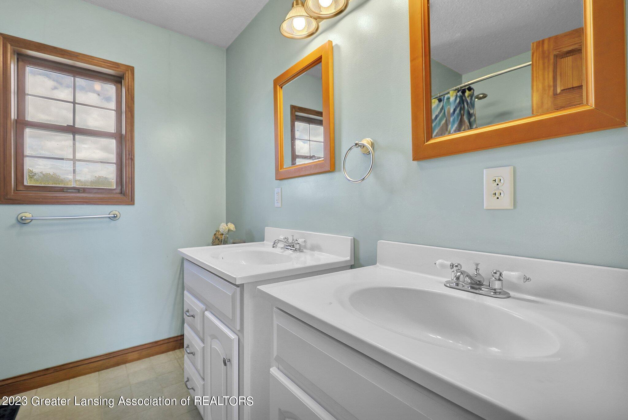 2614 South Edgar Road Mason, MI 48854 - Photo 29 of 53 Bedroom
